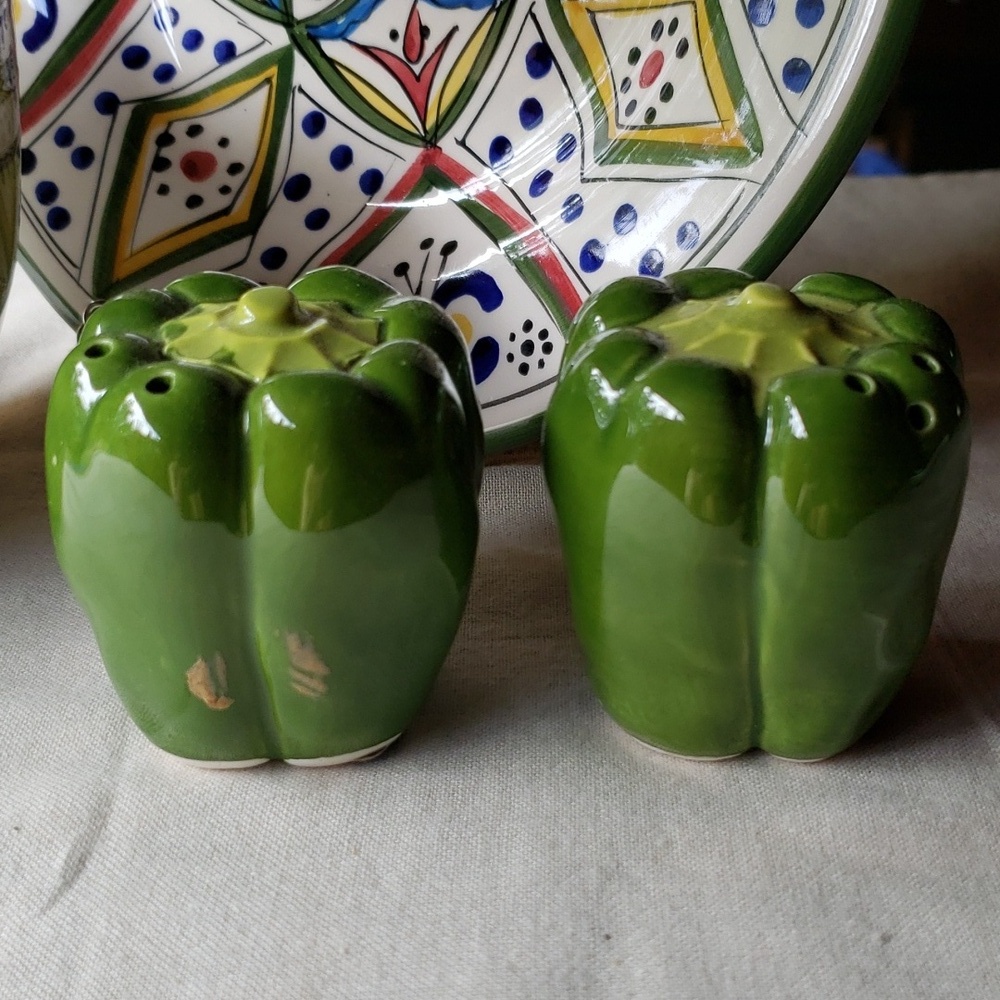 Bell pepper salt and pepper shakers Japan
